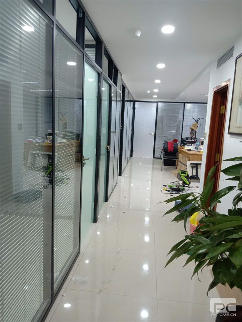 為什么玻璃隔斷要用到隔斷鋁型材?