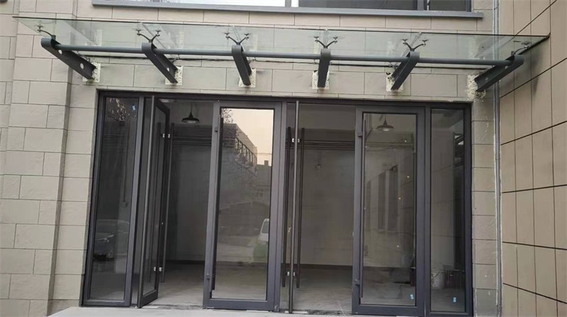 濟南鋼化玻璃有什么優(yōu)勢?